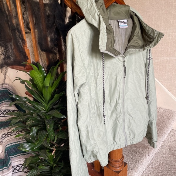Columbia Light Green Cropped Wind Breaker Jacket - Picture 3 of 10